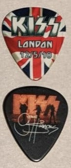 KISS LONDON ENGLAND 12/5/2010 Sonic Boom Over Europe City Guitar Picks