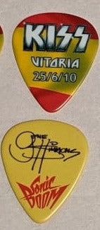 KISS VITORIA SPAIN 25/6/2010 Sonic Boom Over Europe City Guitar Picks