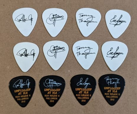 KISS Kruise II Lot of all 3 sets 12 Guitar Picks total