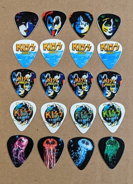 KISS Kruise VII Lot of all 5 sets 20 Guitar Picks total
