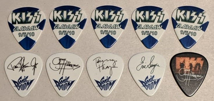 KISS GLASGOW SCOTLAND 9/5/2010 Sonic Boom Over Europe City Guitar Picks