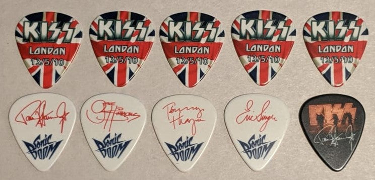 KISS LONDON ENGLAND 13/5/2010 Sonic Boom Over Europe City Guitar Picks