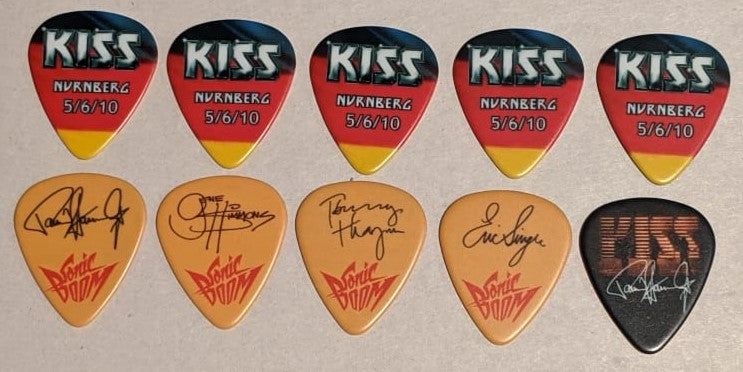 KISS NURNBERG GERMANY 5/6/2010 Sonic Boom Over Europe City Guitar Picks