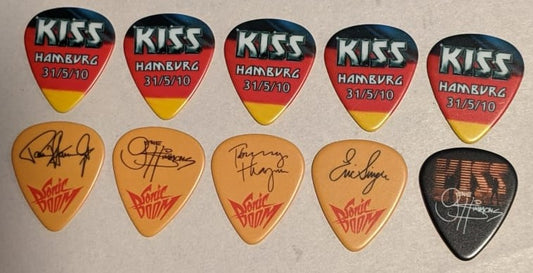 KISS HAMBURG GERMANY 31/5/2010 Sonic Boom Over Europe City Guitar Picks