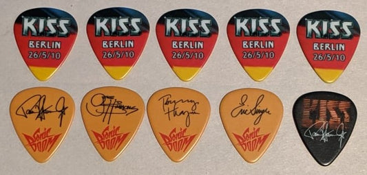 KISS BERLIN GERMANY 26/5/2010 Sonic Boom Over Europe City Guitar Picks